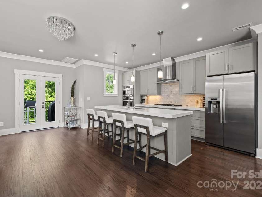 7919 Rea View Court, Charlotte, NC 28226.  MLS# CAR4279811, YatesRealty ID 29798. Modern Design
