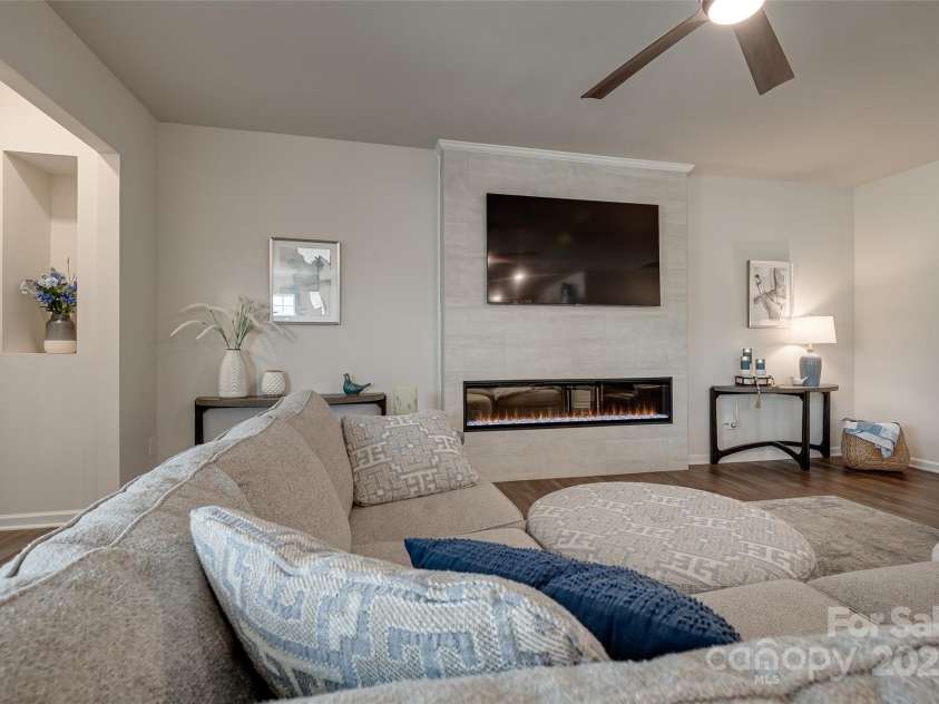 14150 Southbridge Forest Drive, Charlotte, NC 28273.  MLS# CAR4285972, YatesRealty ID 29799. 