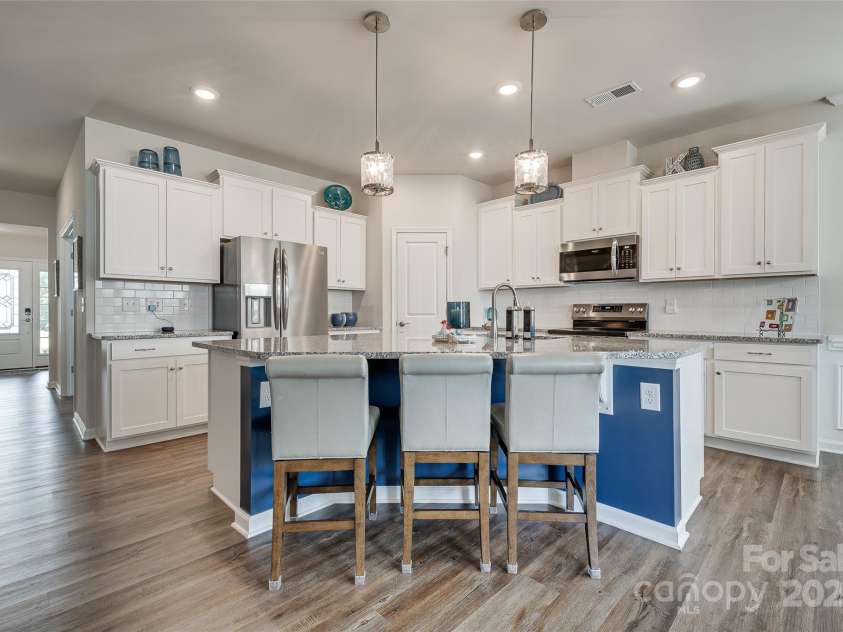 14150 Southbridge Forest Drive, Charlotte, NC 28273.  MLS# CAR4285972, YatesRealty ID 29799. 