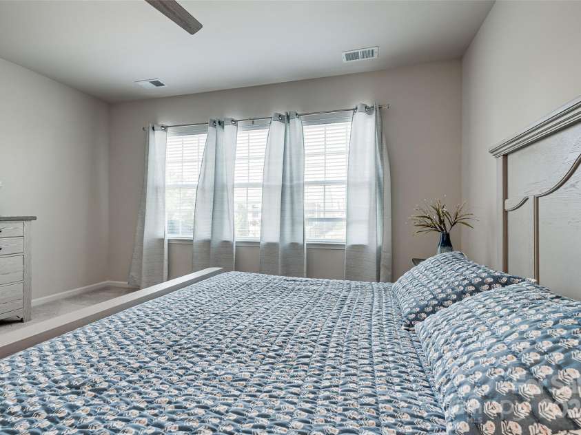 14150 Southbridge Forest Drive, Charlotte, NC 28273.  MLS# CAR4285972, YatesRealty ID 29799. 