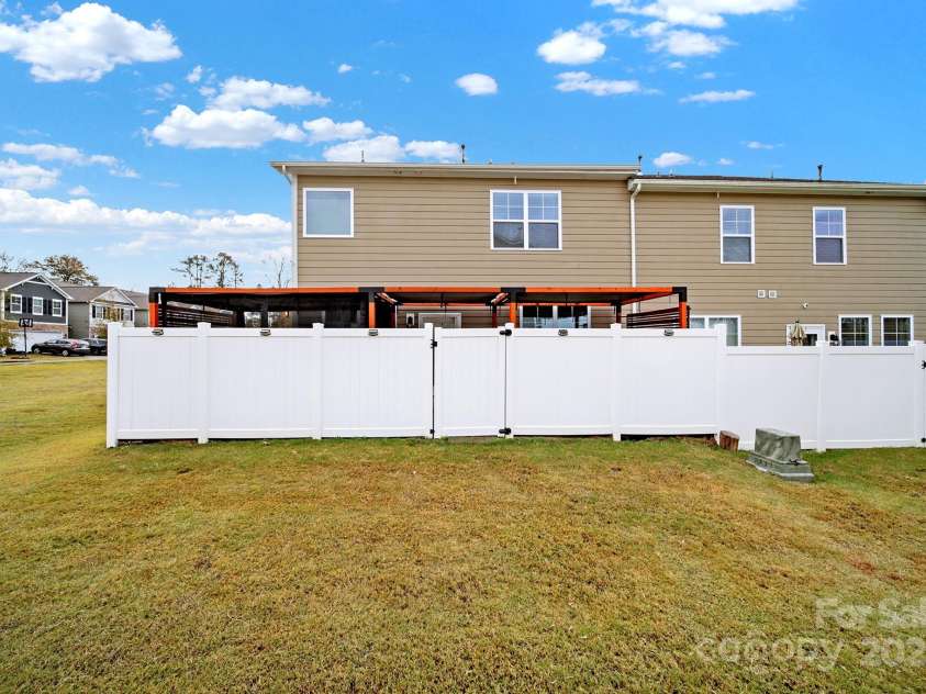 2471 Palmdale Walk Drive, Fort Mill, SC 29708.  MLS# CAR4206636, YatesRealty ID 2980. 