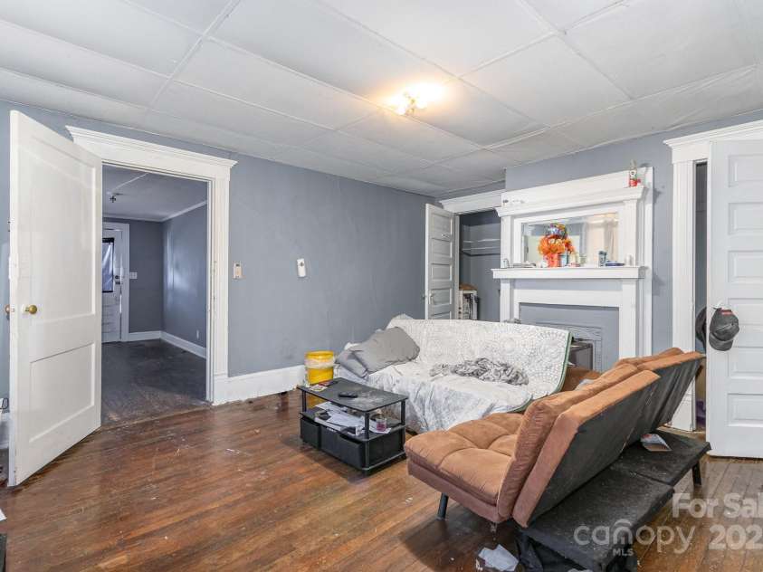 616 Mebane Street, Burlington, NC 27217.  MLS# CAR4228232, YatesRealty ID 2980. 