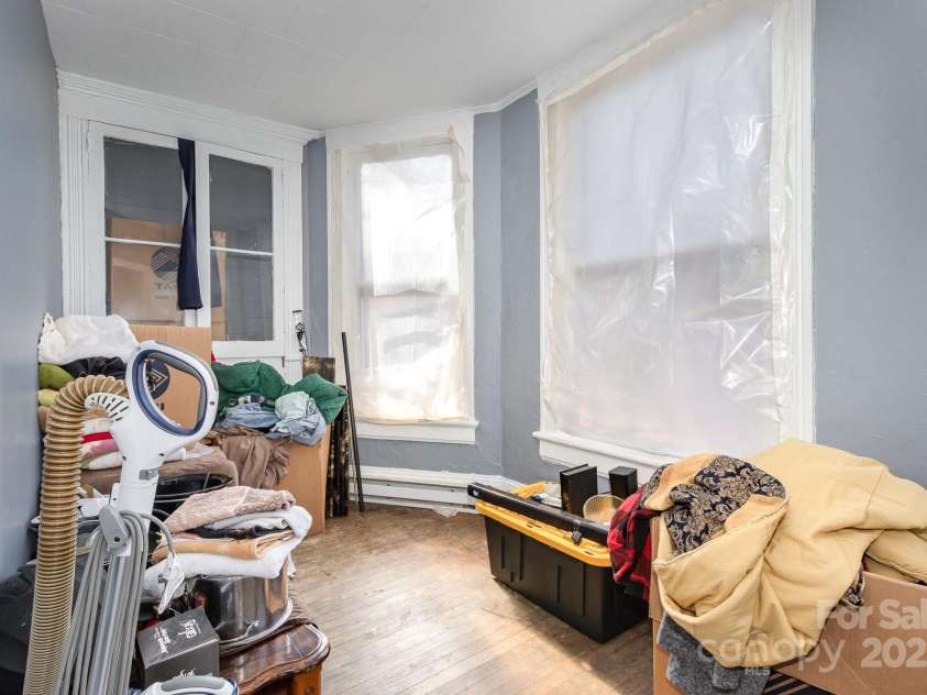 616 Mebane Street, Burlington, NC 27217.  MLS# CAR4228232, YatesRealty ID 2980. 