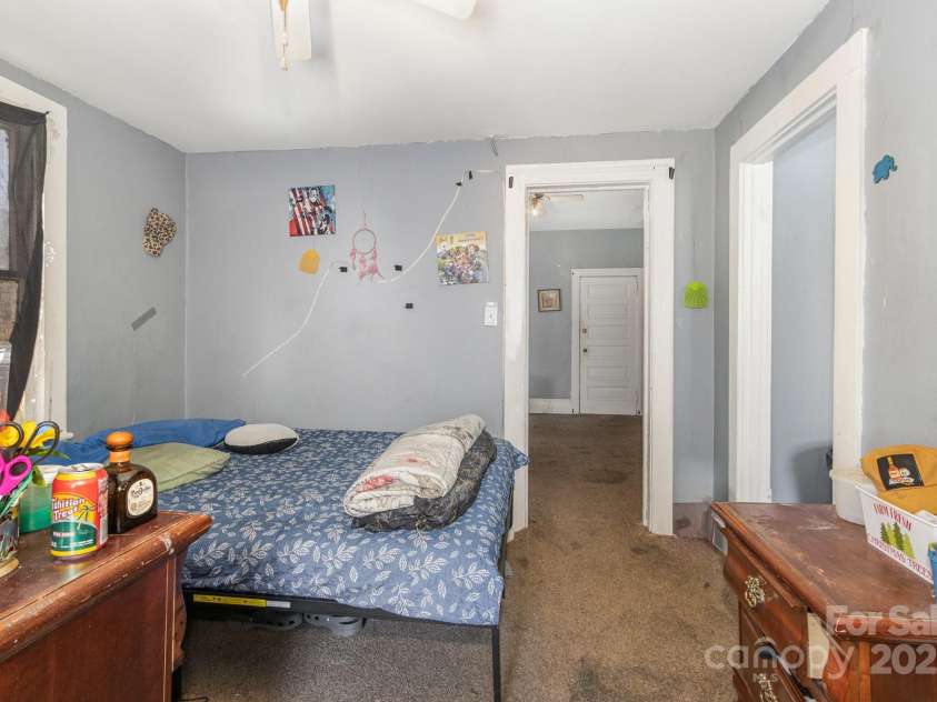 616 Mebane Street, Burlington, NC 27217.  MLS# CAR4228232, YatesRealty ID 2980. 