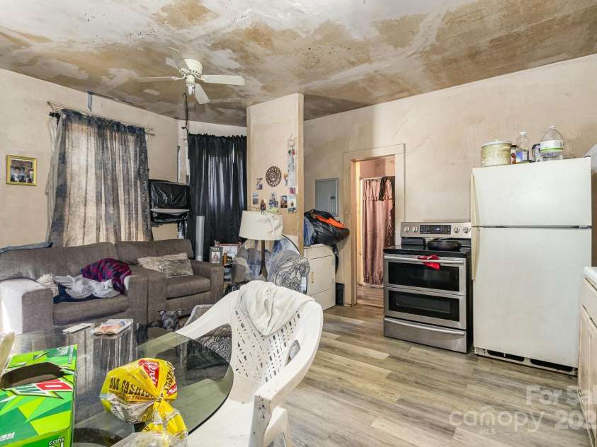 616 Mebane Street, Burlington, NC 27217.  MLS# CAR4228232, YatesRealty ID 2980. 