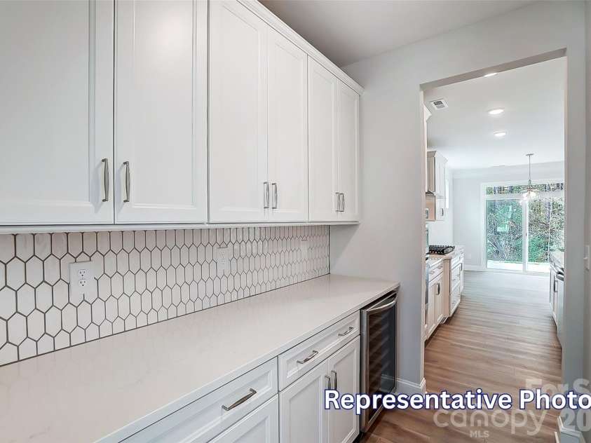 4482 Blue Mound Court, Stanley, NC 28164.  MLS# CAR4387533, YatesRealty ID 29800. Butlers Pantry