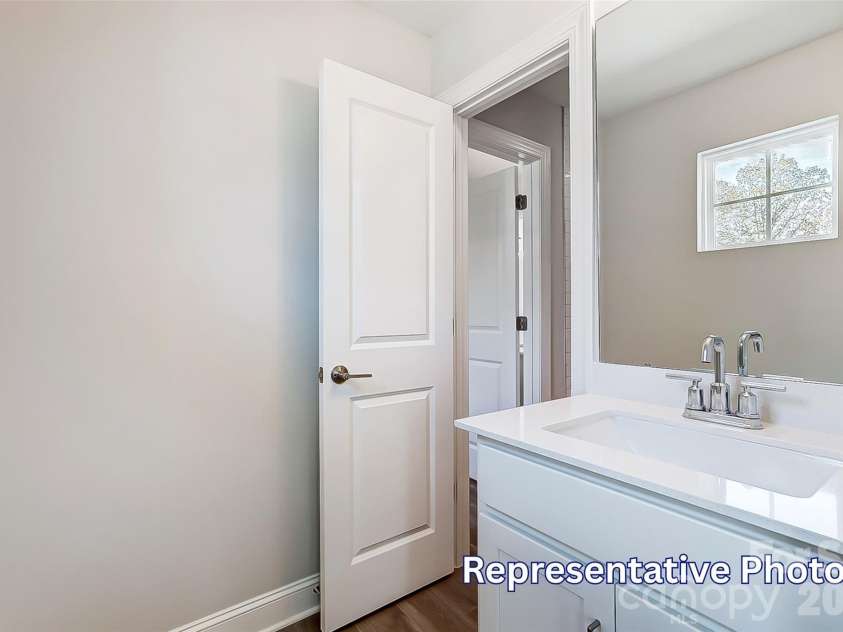 4482 Blue Mound Court, Stanley, NC 28164.  MLS# CAR4387533, YatesRealty ID 29800. Jack and Jill Bath