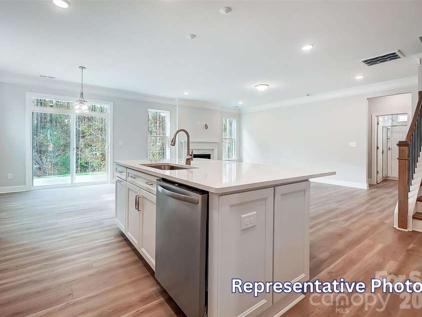 4482 Blue Mound Court, Stanley, NC 28164.  MLS# CAR4387533, YatesRealty ID 29800. Kitchen
