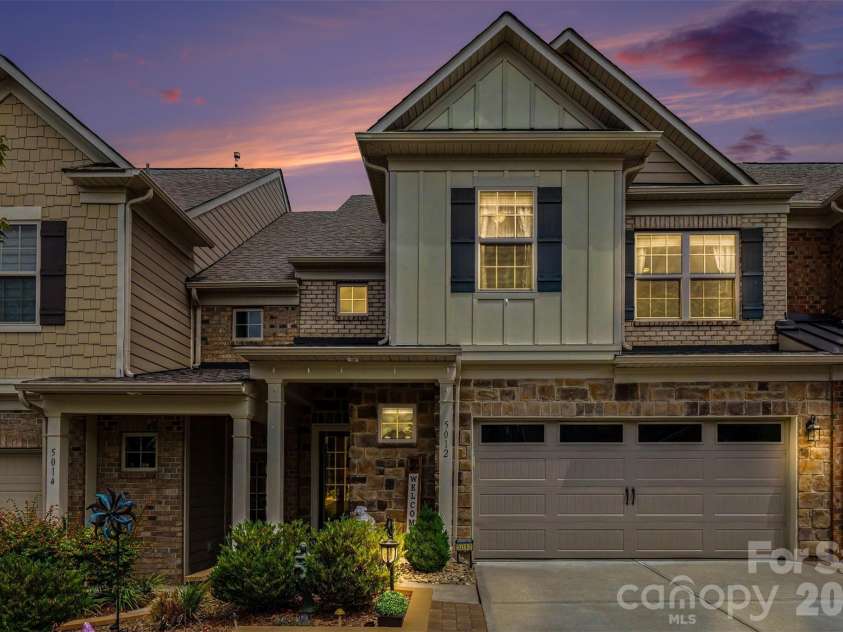 5012 Forest Hills Place, Fort Mill, SC 29707.  MLS# CAR4392199, YatesRealty ID 29801. 