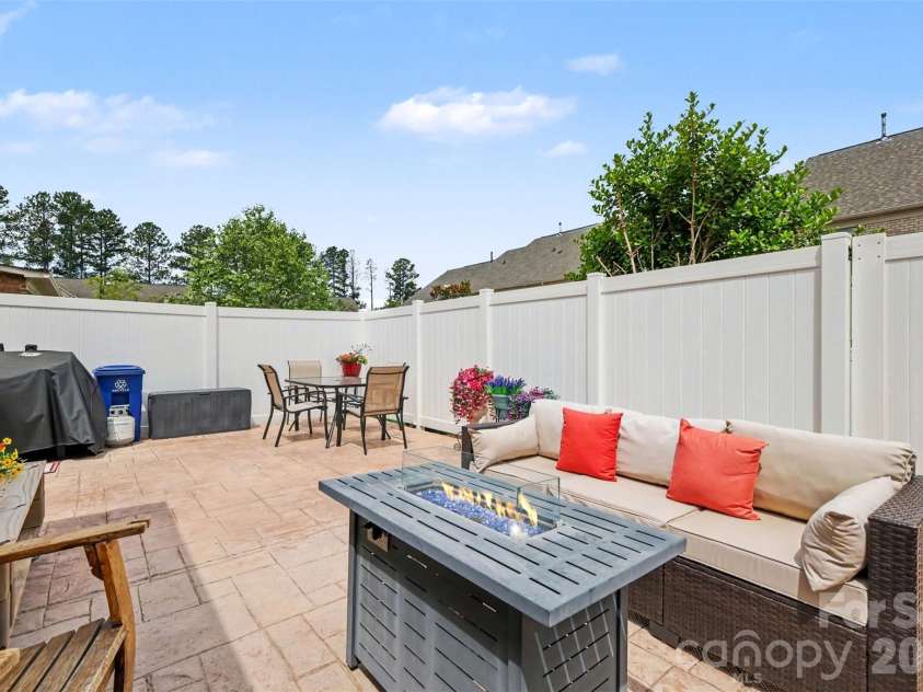 5012 Forest Hills Place, Fort Mill, SC 29707.  MLS# CAR4392199, YatesRealty ID 29801. 