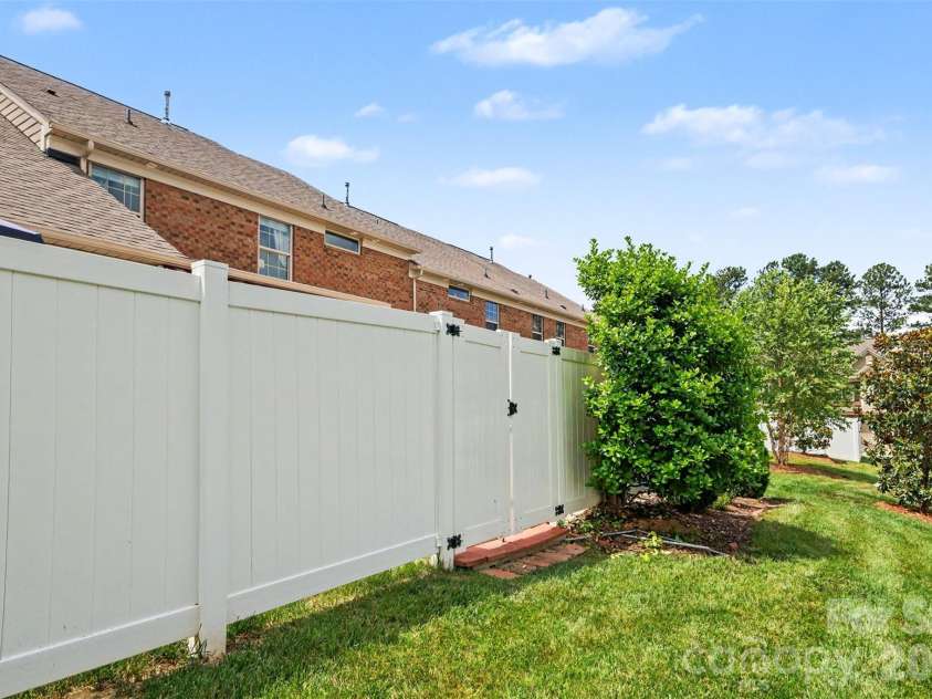 5012 Forest Hills Place, Fort Mill, SC 29707.  MLS# CAR4392199, YatesRealty ID 29801. 