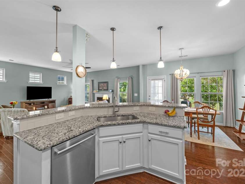 2013 Ice Lake Court, Fort Mill, SC 29715.  MLS# CAR4285965, YatesRealty ID 29802. 