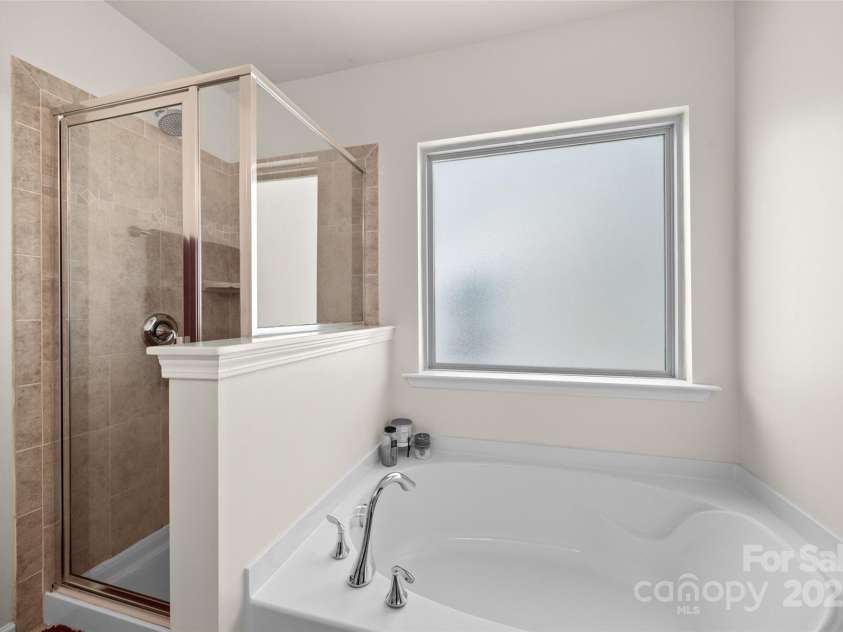 2013 Ice Lake Court, Fort Mill, SC 29715.  MLS# CAR4285965, YatesRealty ID 29802. 
