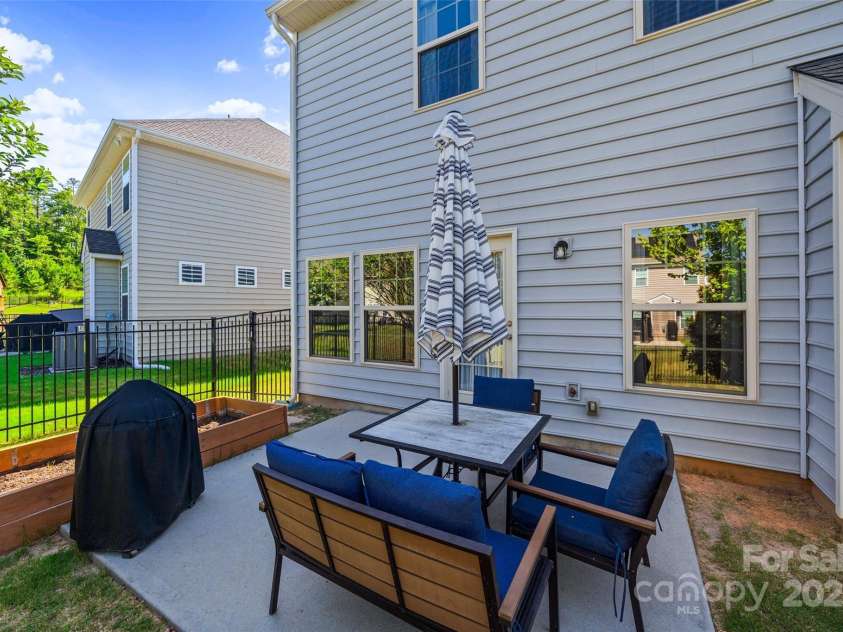 2013 Ice Lake Court, Fort Mill, SC 29715.  MLS# CAR4285965, YatesRealty ID 29802. 