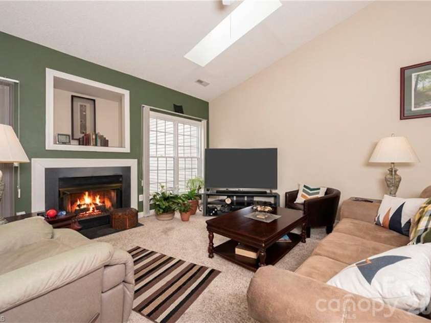 195 Stadium Oaks Drive, Clemmons, NC 27012.  MLS# CAR4392990, YatesRealty ID 29803. 
