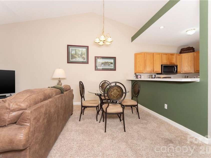 195 Stadium Oaks Drive, Clemmons, NC 27012.  MLS# CAR4392990, YatesRealty ID 29803. 