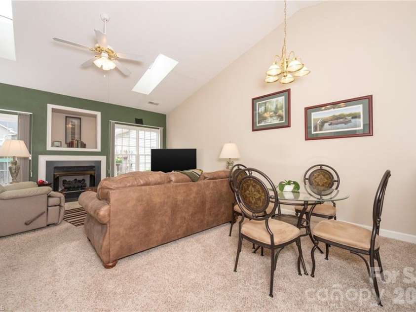195 Stadium Oaks Drive, Clemmons, NC 27012.  MLS# CAR4392990, YatesRealty ID 29803. 