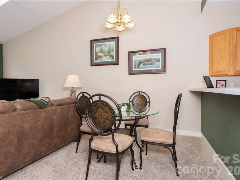 195 Stadium Oaks Drive, Clemmons, NC 27012.  MLS# CAR4392990, YatesRealty ID 29803. 