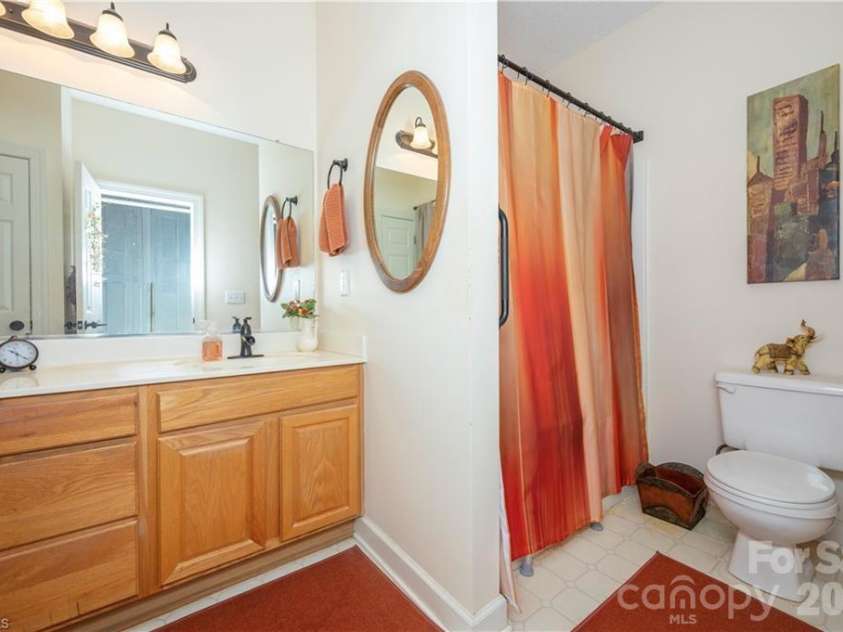 195 Stadium Oaks Drive, Clemmons, NC 27012.  MLS# CAR4392990, YatesRealty ID 29803. 
