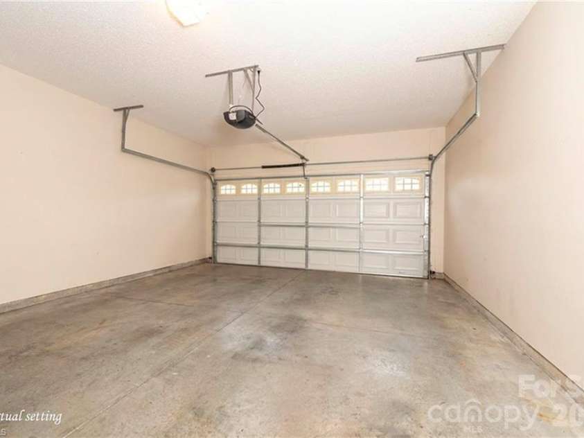 195 Stadium Oaks Drive, Clemmons, NC 27012.  MLS# CAR4392990, YatesRealty ID 29803. 