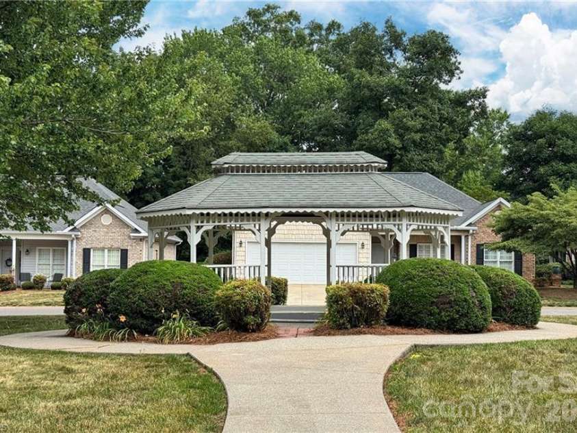 195 Stadium Oaks Drive, Clemmons, NC 27012.  MLS# CAR4392990, YatesRealty ID 29803. 