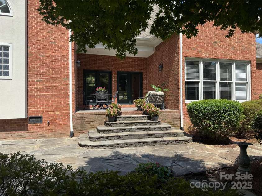 10840 Congressional Club Drive, Charlotte, NC 28277.  MLS# CAR4286308, YatesRealty ID 29804. 