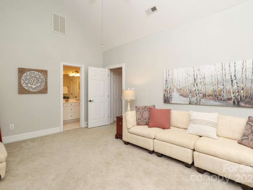10840 Congressional Club Drive, Charlotte, NC 28277.  MLS# CAR4286308, YatesRealty ID 29804. Bonus Room