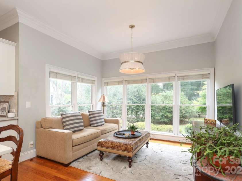 10840 Congressional Club Drive, Charlotte, NC 28277.  MLS# CAR4286308, YatesRealty ID 29804. Breakfast area
