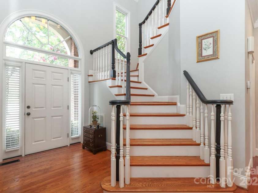 10840 Congressional Club Drive, Charlotte, NC 28277.  MLS# CAR4286308, YatesRealty ID 29804. Front stairs