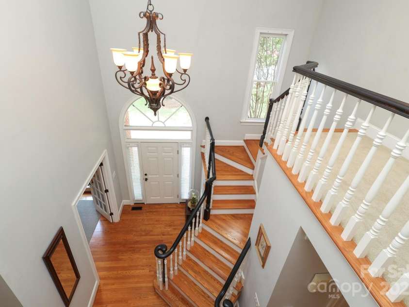 10840 Congressional Club Drive, Charlotte, NC 28277.  MLS# CAR4286308, YatesRealty ID 29804. Two story foyer