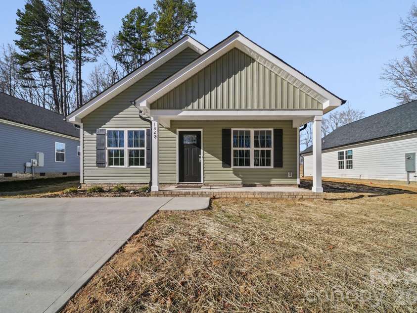 1129 Kenly Street, Salisbury, NC 28144.  MLS# CAR4392992, YatesRealty ID 29805. 