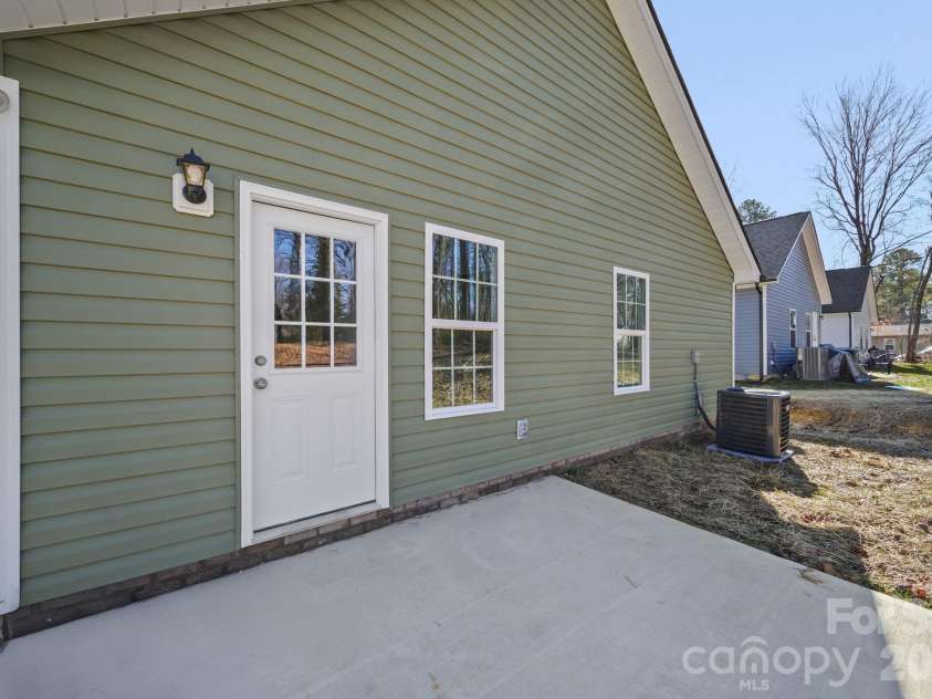1129 Kenly Street, Salisbury, NC 28144.  MLS# CAR4392992, YatesRealty ID 29805. 