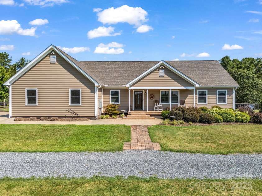 609 Green Creek Drive, Columbus, NC 28722.  MLS# CAR4288033, YatesRealty ID 29805. 