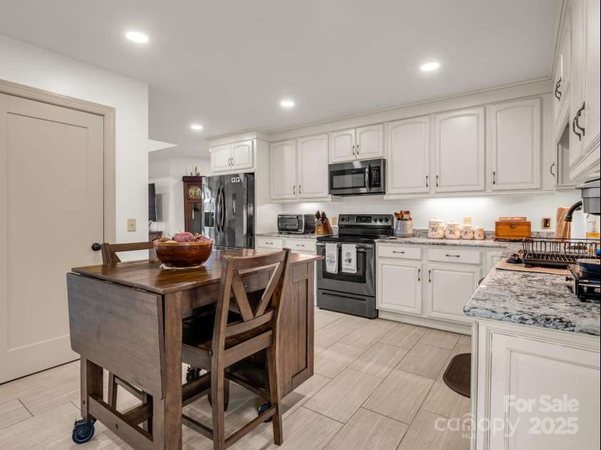 609 Green Creek Drive, Columbus, NC 28722.  MLS# CAR4288033, YatesRealty ID 29805. 