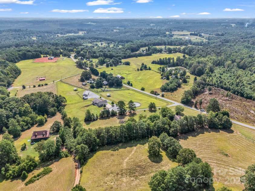 609 Green Creek Drive, Columbus, NC 28722.  MLS# CAR4288033, YatesRealty ID 29805. 