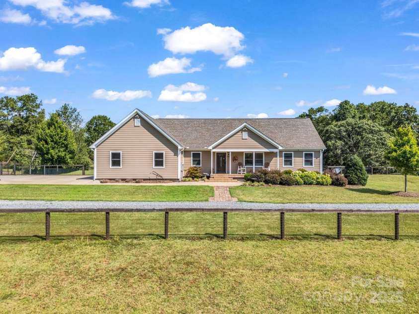 609 Green Creek Drive, Columbus, NC 28722.  MLS# CAR4288033, YatesRealty ID 29805. Front view