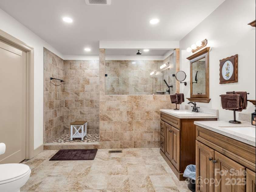 609 Green Creek Drive, Columbus, NC 28722.  MLS# CAR4288033, YatesRealty ID 29805. Primary bathroom