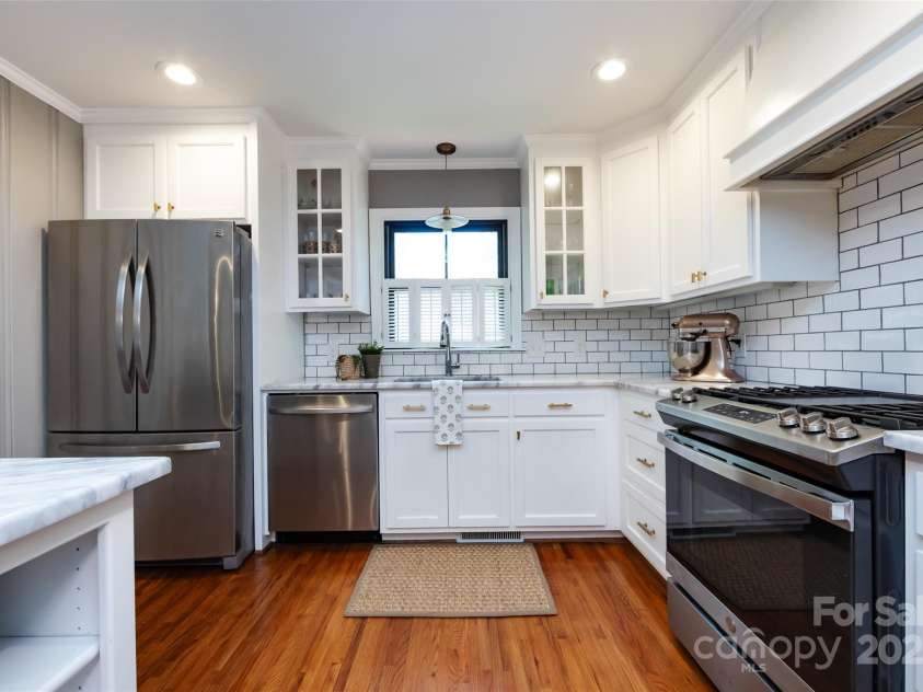 5418 Seacroft Road, Charlotte, NC 28210.  MLS# CAR4286070, YatesRealty ID 29806. 