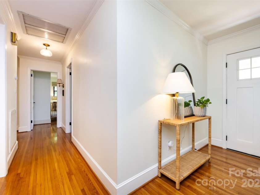 5418 Seacroft Road, Charlotte, NC 28210.  MLS# CAR4286070, YatesRealty ID 29806. 