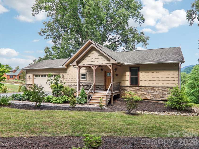 77 Willow Stone Way, Hendersonville, NC 28792.  MLS# CAR4392902, YatesRealty ID 29806. 