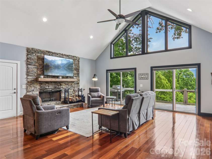 77 Willow Stone Way, Hendersonville, NC 28792.  MLS# CAR4392902, YatesRealty ID 29806. 