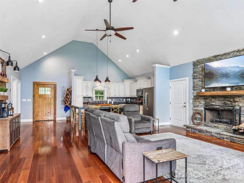 77 Willow Stone Way, Hendersonville, NC 28792.  MLS# CAR4392902, YatesRealty ID 29806. 