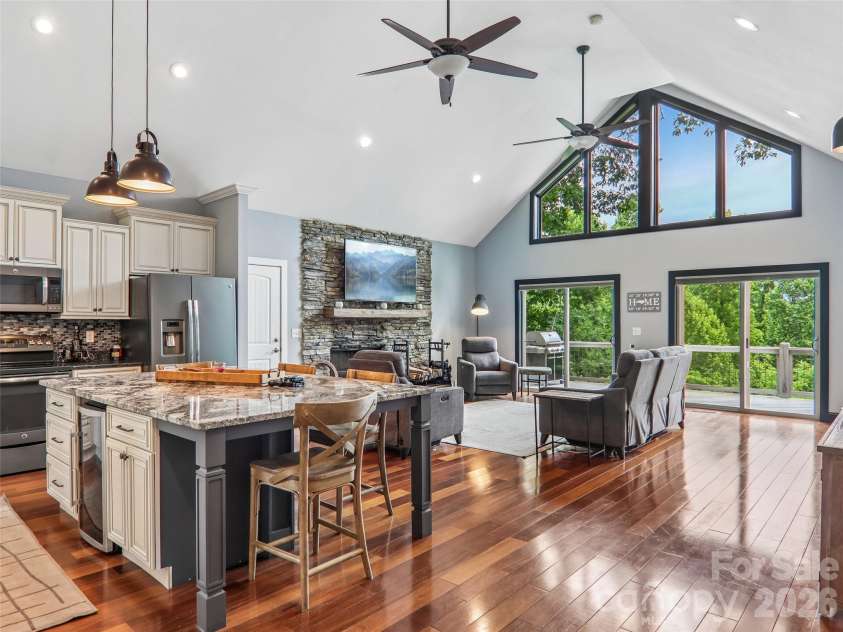 77 Willow Stone Way, Hendersonville, NC 28792.  MLS# CAR4392902, YatesRealty ID 29806. 