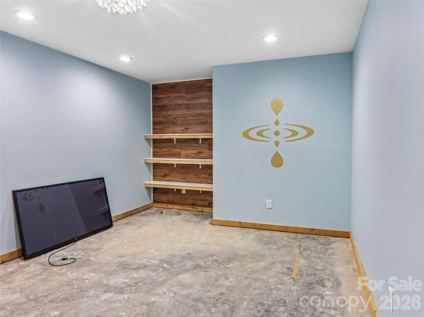 77 Willow Stone Way, Hendersonville, NC 28792.  MLS# CAR4392902, YatesRealty ID 29806. 
