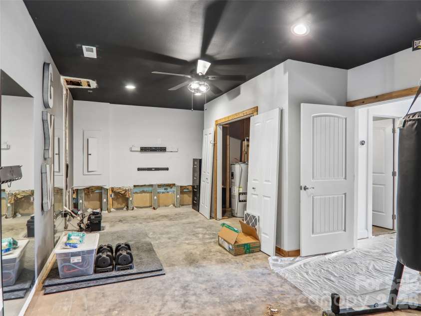 77 Willow Stone Way, Hendersonville, NC 28792.  MLS# CAR4392902, YatesRealty ID 29806. 