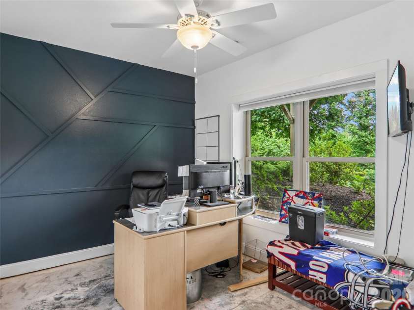 77 Willow Stone Way, Hendersonville, NC 28792.  MLS# CAR4392902, YatesRealty ID 29806. 