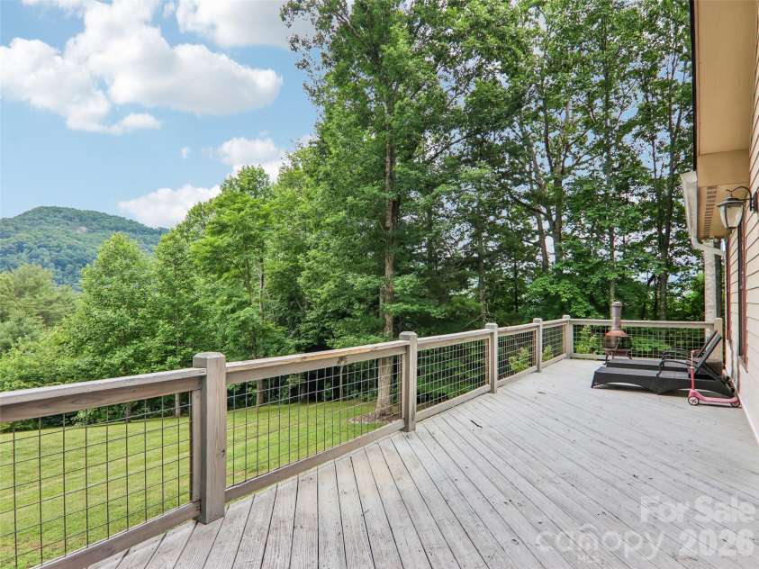77 Willow Stone Way, Hendersonville, NC 28792.  MLS# CAR4392902, YatesRealty ID 29806. 