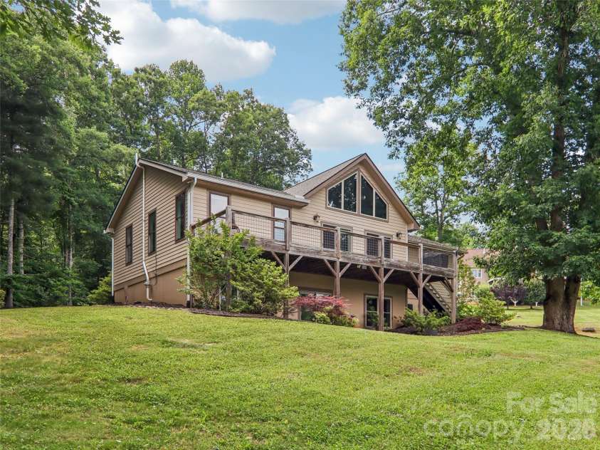 77 Willow Stone Way, Hendersonville, NC 28792.  MLS# CAR4392902, YatesRealty ID 29806. 