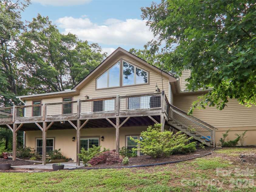 77 Willow Stone Way, Hendersonville, NC 28792.  MLS# CAR4392902, YatesRealty ID 29806. 