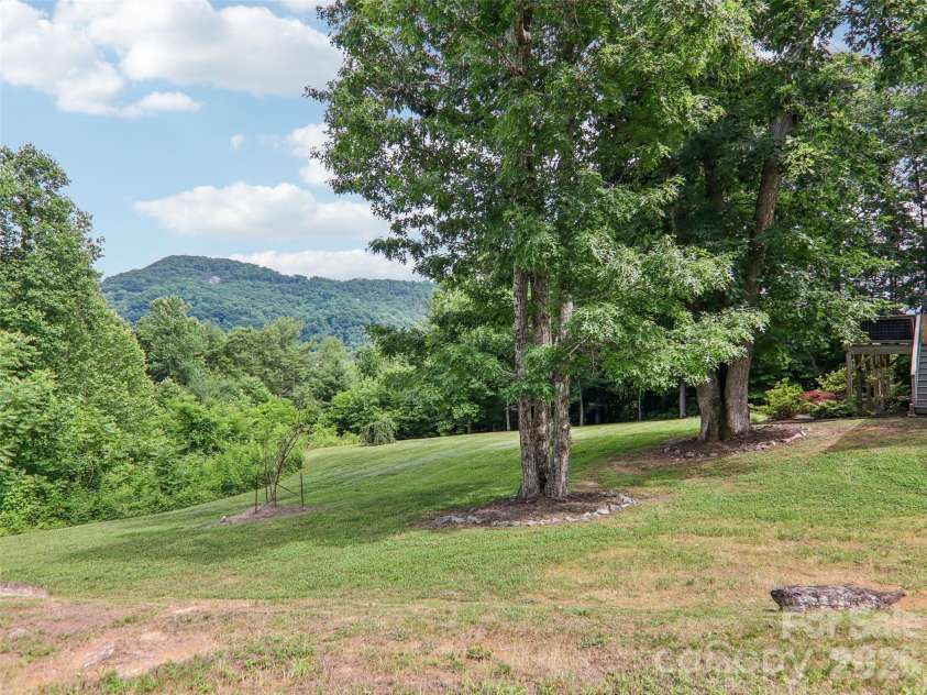 77 Willow Stone Way, Hendersonville, NC 28792.  MLS# CAR4392902, YatesRealty ID 29806. 